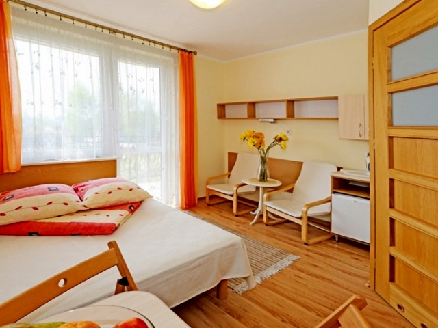 Pokój 2-osobowy z łóżkiem małżeńskim na piętrze
