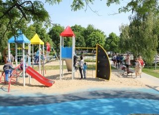 Ul. Spokojna Władysławowo nowy plac zabaw