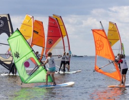 OBOZY WINDSURFINGOWE DLA DZIECI I MŁODZIEŻY 