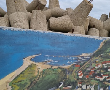 Sztuka uliczna we Władysławowie to spos&oacute;b na edukację i promocję historii Władysławowa, kt&oacute;ra zyskuje dzięki temu nowe oblicze.