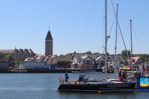 W porcie znajduje się morskie przejście graniczne dla turystów udających się do portów skandynawskich, litewskich i łotewskich